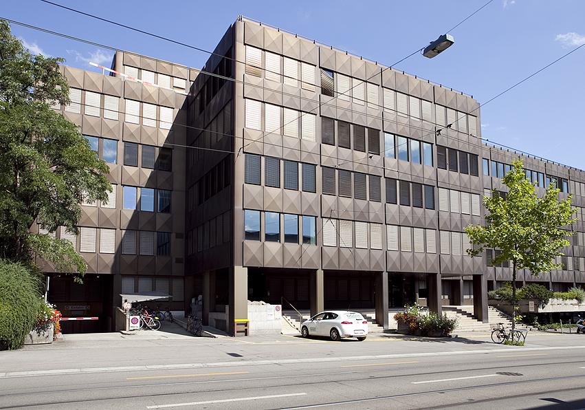 The WEV building seen from Weinbergstrasse.